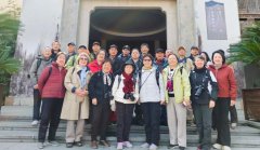 <b>热情地取火伴交换构图技巧、光线使用等</b>